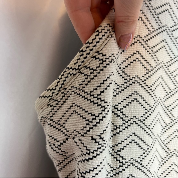 Express Cream and Black Lace Up Back Dress, size Large - Picture 6 of 8